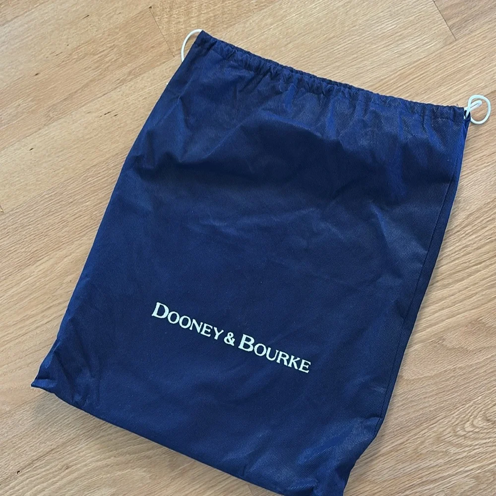 DOONEY & BOURKE 2011 bag w/dust bag and original registration… - Picture 3 of 11